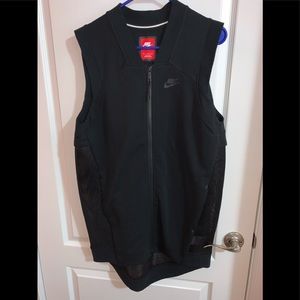 BRAND NEW Men’s Nike zip up